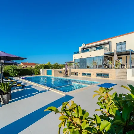 Beautiful Lara In With Pool Vila Vrana (Zadar)