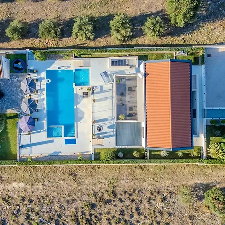 Beautiful Lara In With Pool * Vrana (Zadar)