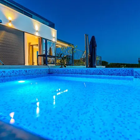 Beautiful Lara In With Pool Villa *