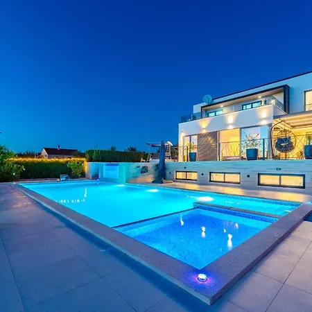 Villa Beautiful Lara In With Pool *