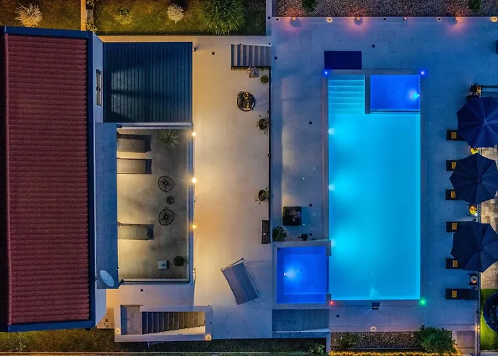 Beautiful Lara In With Pool * Vrana (Zadar)