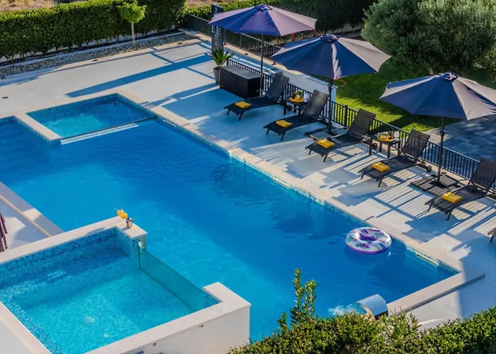 Beautiful Lara In With Pool Вилла *